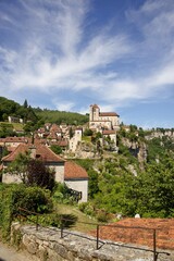 Saint-cirq-lapopie - village campagne France ancien vieux - paysage voyage découverte exploration aventure