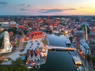 Obraz premium Aerial view of the old town in Gdansk with amazing architecture at sunset, Poland