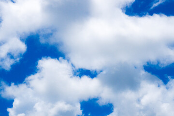 Obraz premium A clear cloudy blue sky background