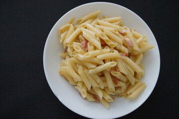 Macarrones con beicon