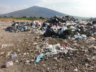 clandestine trash