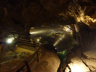 Höhle