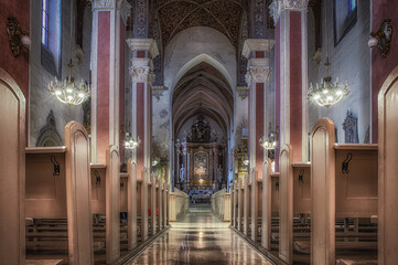 wnętrze kościoła katolickiego w Opolu © Henryk Niestrój