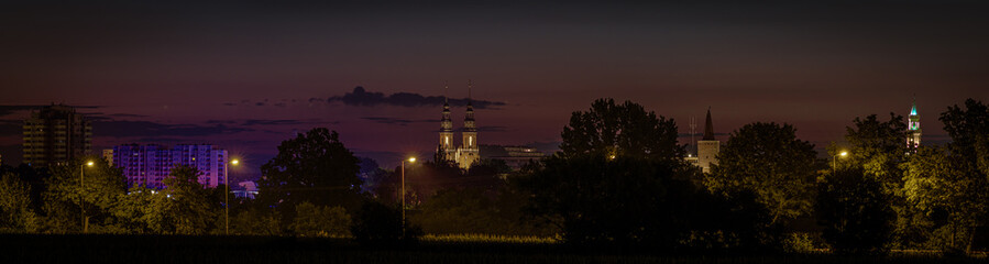 panorama miasta Opole w nocy © Henryk Niestrój