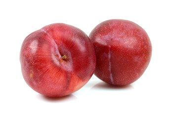 Obraz premium Red plum fruit isolated on white background