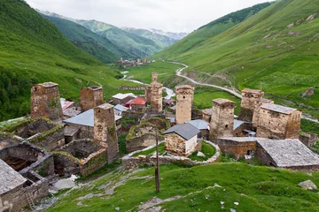 Fotobehang Medieval towers in Ushguli, Caucasus Mountains, Georgia. © MehmetOZB