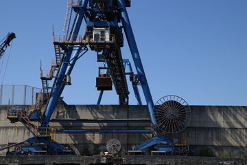Fototapeta na wymiar Crane in the estuary of Bilbao