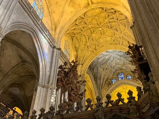 interior of the cathedral of st peter in vatican