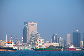 晴れた日の高雄港の景色