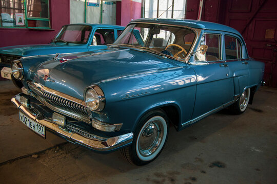 Retro cars of the Soviet era "Volga" GAZ -21 "