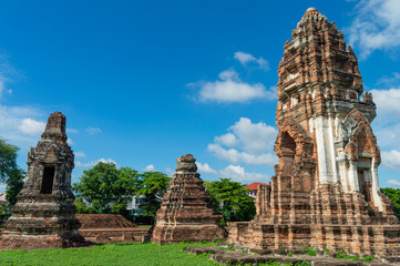 Wat Phra Sri Rattana Mahathat Lop Buri Thailand No evidence to begin construction. But the building...