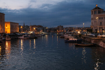 Naklejka premium Syracuse at Night