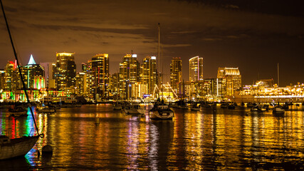 Obraz premium Sunset and night view of San Diego downtown