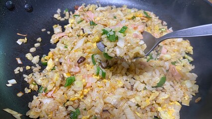 おうち時間で料理に初挑戦チャーハン出来上がり！