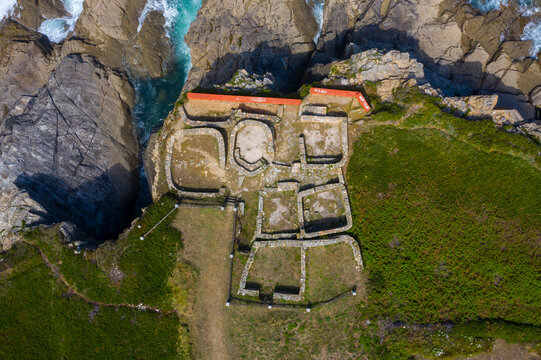 Fazouro&acute;s Castro Interesting ancient ruins till Gallic Roman age