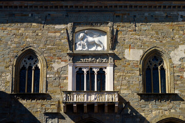Obraz premium Piazza Vecchia in Bergamo, Italy: historic buildings