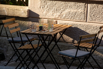 table and chairs