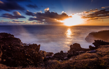 Fototapeta na wymiar Coucher de soleil à cap Malizé, Saint-Leu, île de la Réunion 