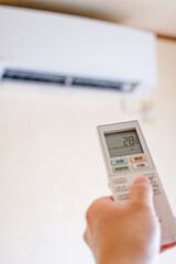 エアコンとリモコン