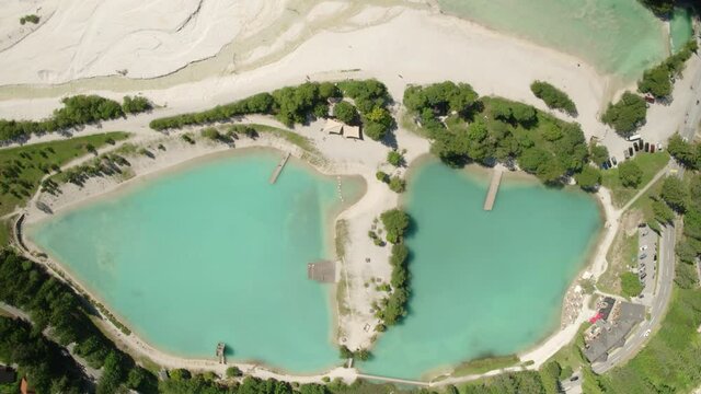 4K Push Back Drone Birds Eye Shot Of Beautiful Lake