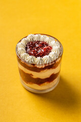 BOLO DE POTE / BOLO NO COPO GELEIA DE MORANGO CREME DE NINHO