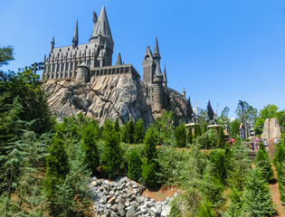 Fototapeta premium Orlando, Florida, USA - May 09, 2018: The Hogwarts Castle at The Wizarding World Of Harry Potter in Adventure Island of Universal Studios Orlando.