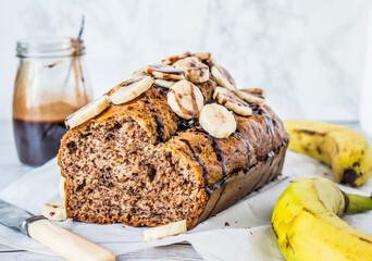 Banana loaf with chocolate 
