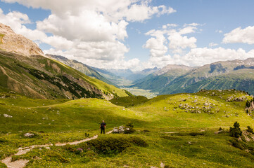 Corviglia, Samedan, Dorf, Oberengadin, Inn, Fluss, Inntal, Wanderweg, Wanderer, Graubünden, Alpen, Sommer, Schweiz