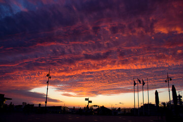 Naklejka premium sunset in the city