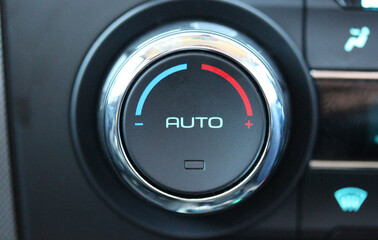 Vehicle ventilation "AUTO" knob