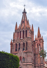 Obraz premium Parroquia Iglesia Arcángel Dome Bell Tower Calle Aldama San Miguel de Allende, Meksyk.