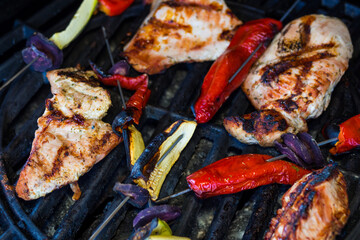 Grilled chicken breast with vegetables