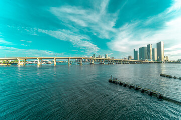 Puente en Miami