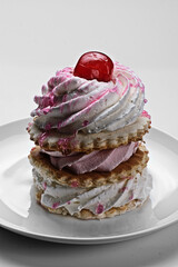 cake on a saucer close-up