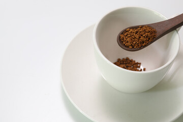 インスタントコーヒーとコーヒーカップ