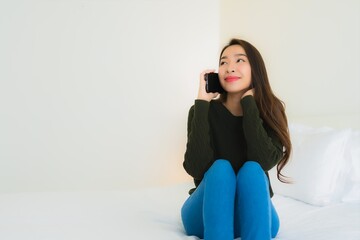 Portrait beautiful young asian woman use smart mobile phone