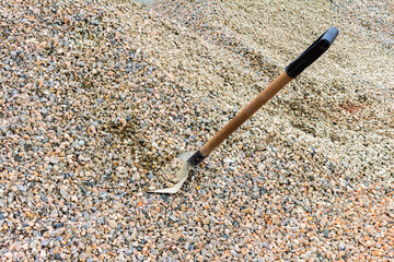 Small broken stones used for construction. Natural material for columns and bases of buildings....