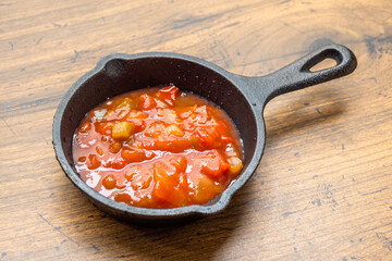 キャンプでカレー　Curry rice made in frying pan to outdoor