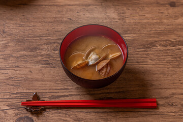 味噌汁　Typical Japanese miso (fermented soy) soup
