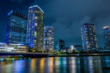 Obraz na płótnie Canvas 横浜水際線公園から見た夜景