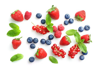 Fototapeta na wymiar Assorted wild fresh summer berries