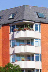 Fototapeta na wymiar Modernes Wohngebäude aus Backstein, Mehrfamilienhaus, , Hamburg, Deutschland, Europa
