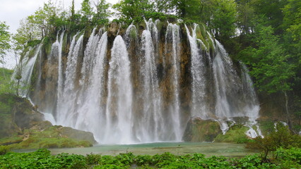 Fototapeta premium Wasserfall, Plitvicer Seen, Kroatien, Südosteuropa