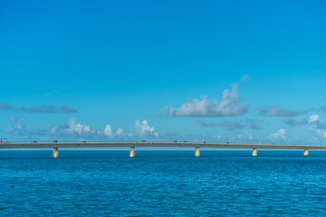Fototapeta na wymiar 沖縄　サンセットビーチから見える伊良部大橋