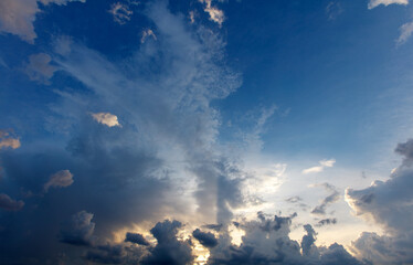Obraz na płótnie Canvas Sunset sky with clouds