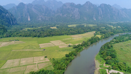 Obraz premium Ville de Vang Vieng au Laos vue du ciel