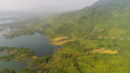 Réserve d'eau de Vang Vieng au laos vue du ciel