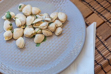 Fototapeta na wymiar clams served on a plate, healthy food