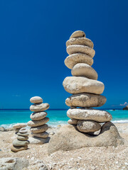 Fototapeta na wymiar Balanced stones at the beach
