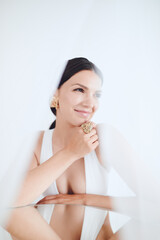Obraz na płótnie Canvas Clean fashion in weiß lifestyle, Beauty produkte Haare Hochzeit Model
